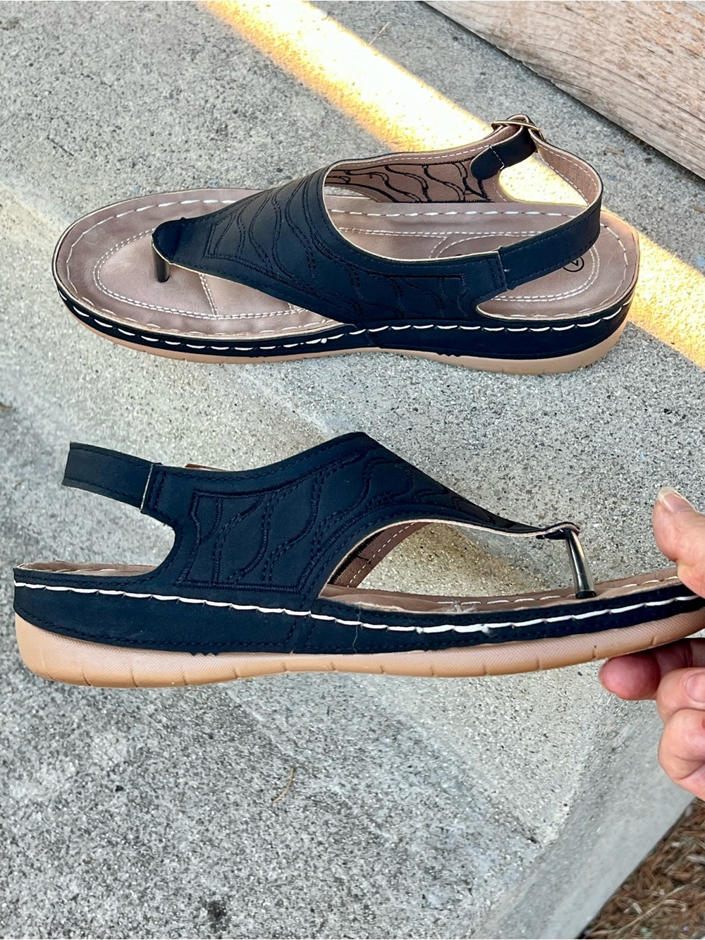 Black Thong Sandal Wedge Bellamie Cushioned Comfort 7 Womens hippie 90’s summer